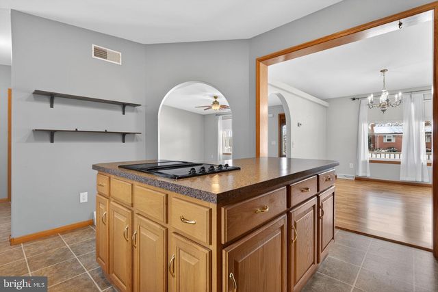 67 LAKEVIEW TER, Hanover, PA 17331