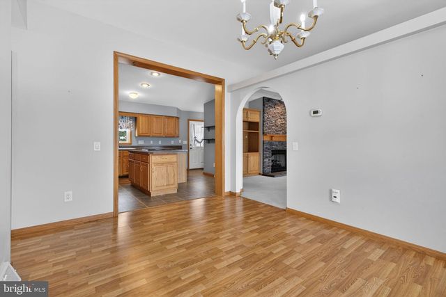 67 LAKEVIEW TER, Hanover, PA 17331