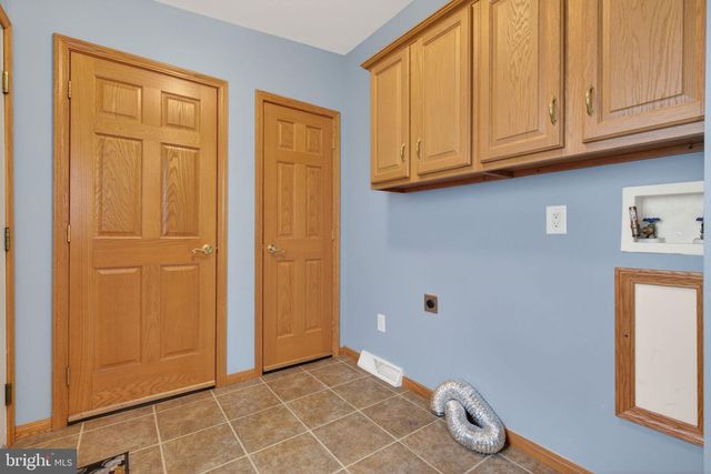 67 LAKEVIEW TER, Hanover, PA 17331