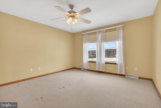 67 LAKEVIEW TER, Hanover, PA 17331