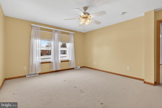 67 LAKEVIEW TER, Hanover, PA 17331