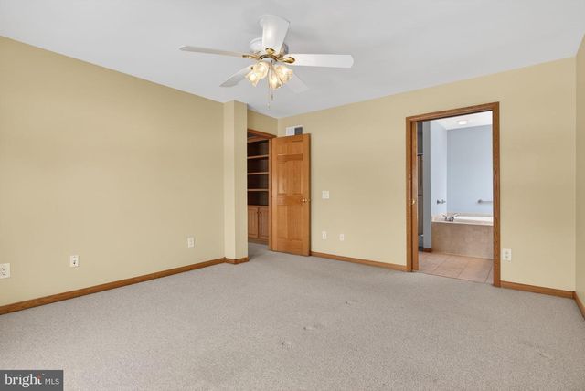 67 LAKEVIEW TER, Hanover, PA 17331