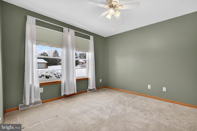 67 LAKEVIEW TER, Hanover, PA 17331