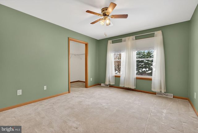 67 LAKEVIEW TER, Hanover, PA 17331