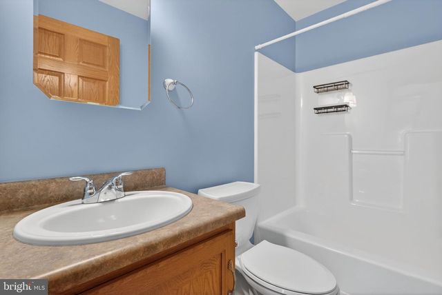 67 LAKEVIEW TER, Hanover, PA 17331