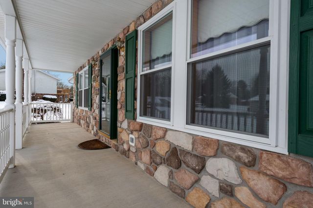 67 LAKEVIEW TER, Hanover, PA 17331