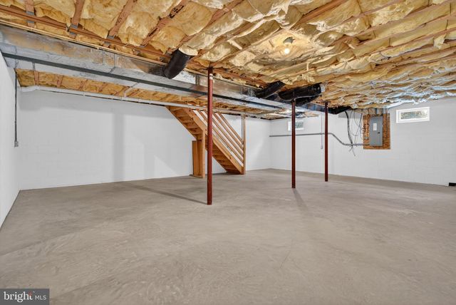 67 LAKEVIEW TER, Hanover, PA 17331