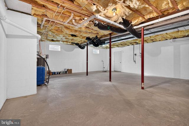 67 LAKEVIEW TER, Hanover, PA 17331