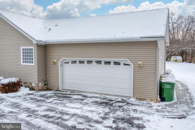 67 LAKEVIEW TER, Hanover, PA 17331