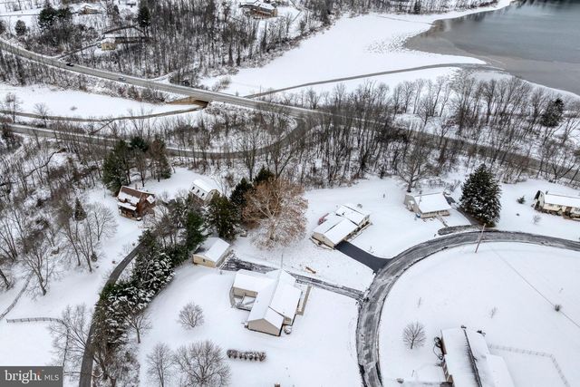 67 LAKEVIEW TER, Hanover, PA 17331