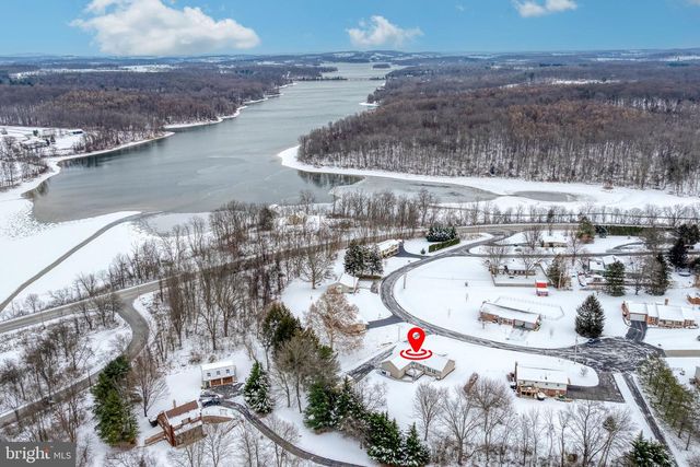 67 LAKEVIEW TER, Hanover, PA 17331