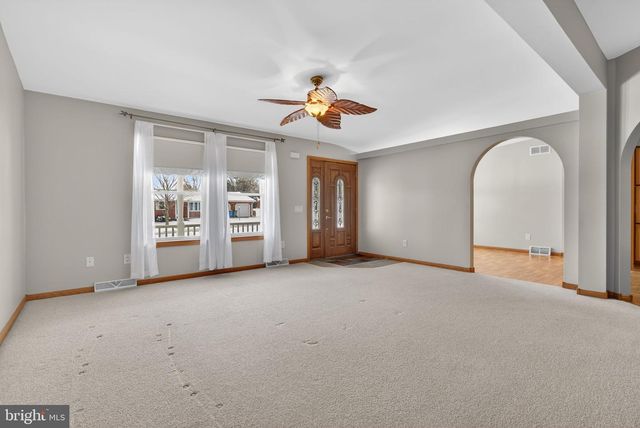 67 LAKEVIEW TER, Hanover, PA 17331