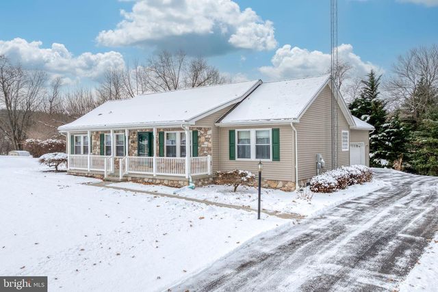 67 LAKEVIEW TER, Hanover, PA 17331