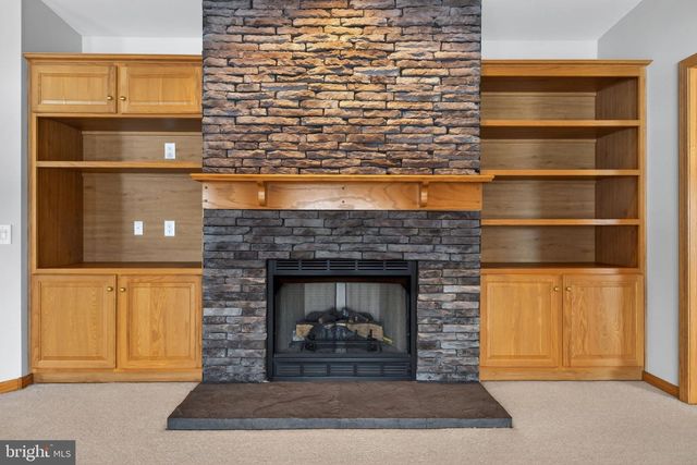 67 LAKEVIEW TER, Hanover, PA 17331