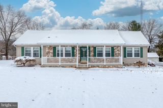 67 LAKEVIEW TER, Hanover, PA 17331