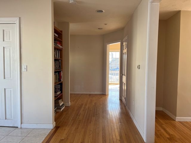 10 George St, Shrewsbury, MA 01545