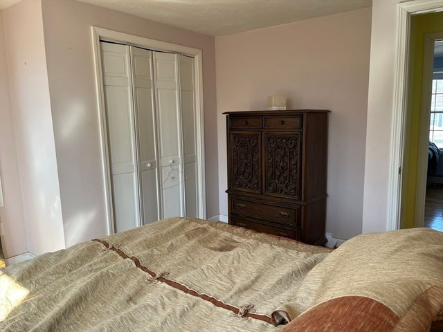 10 George St, Shrewsbury, MA 01545