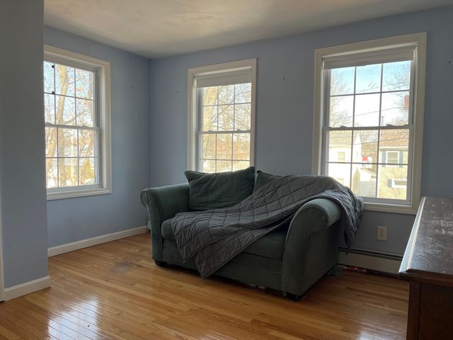 10 George St, Shrewsbury, MA 01545