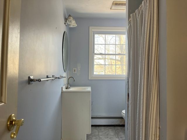 10 George St, Shrewsbury, MA 01545