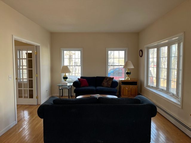 10 George St, Shrewsbury, MA 01545