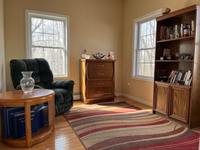 10 George St, Shrewsbury, MA 01545