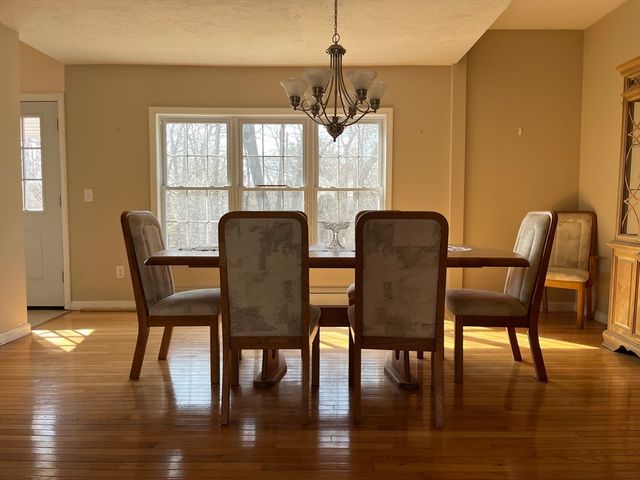 10 George St, Shrewsbury, MA 01545