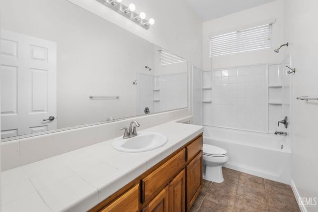 6319 Briolette Street, Bakersfield, CA 93313