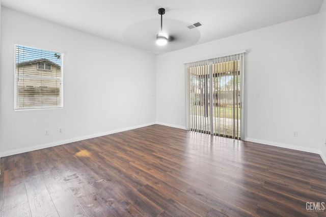 6319 Briolette Street, Bakersfield, CA 93313