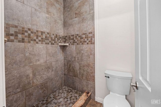 6319 Briolette Street, Bakersfield, CA 93313