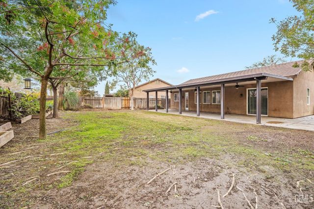 6319 Briolette Street, Bakersfield, CA 93313