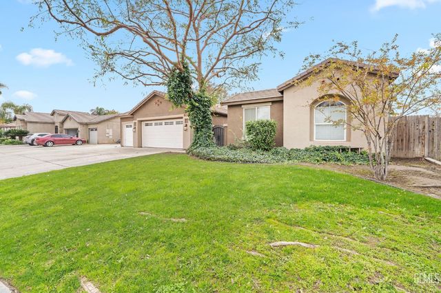 6319 Briolette Street, Bakersfield, CA 93313