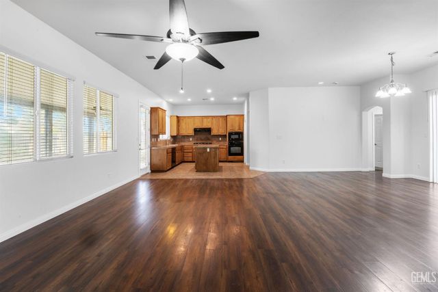 6319 Briolette Street, Bakersfield, CA 93313