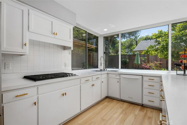 4612 Green Tree, Irvine, CA 92612