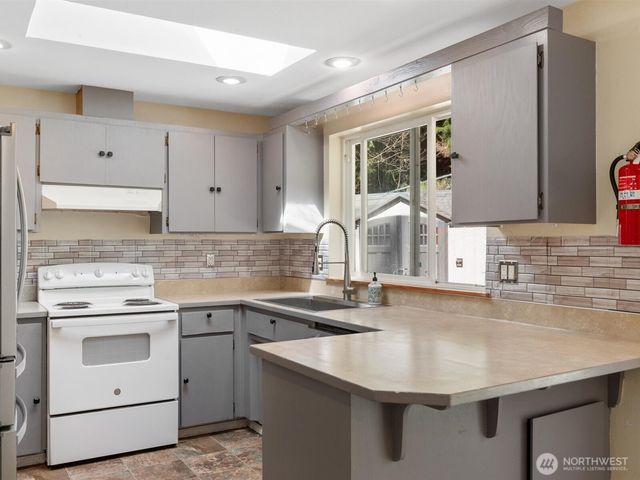 18027 121st Street NE, Arlington, WA 98223