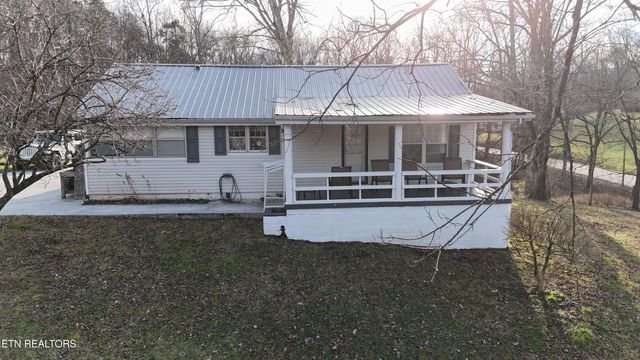 105 Echo Valley Rd, Rocky Top, TN 37769