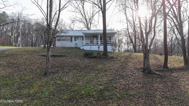 105 Echo Valley Rd, Rocky Top, TN 37769