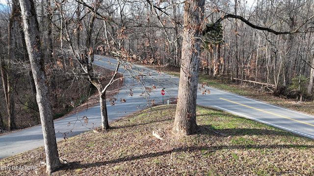 105 Echo Valley Rd, Rocky Top, TN 37769