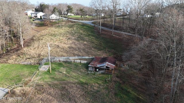 105 Echo Valley Rd, Rocky Top, TN 37769