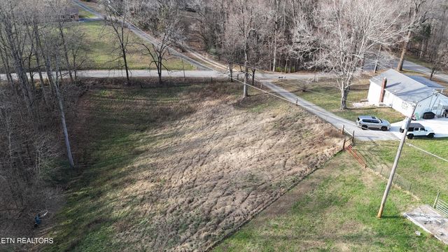 105 Echo Valley Rd, Rocky Top, TN 37769