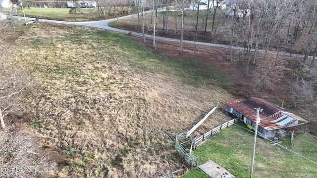 105 Echo Valley Rd, Rocky Top, TN 37769