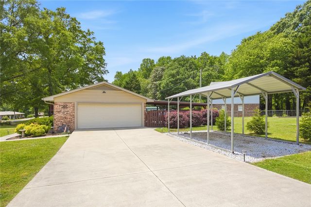 104 Beaty Creek Court, Walhalla, SC 29691