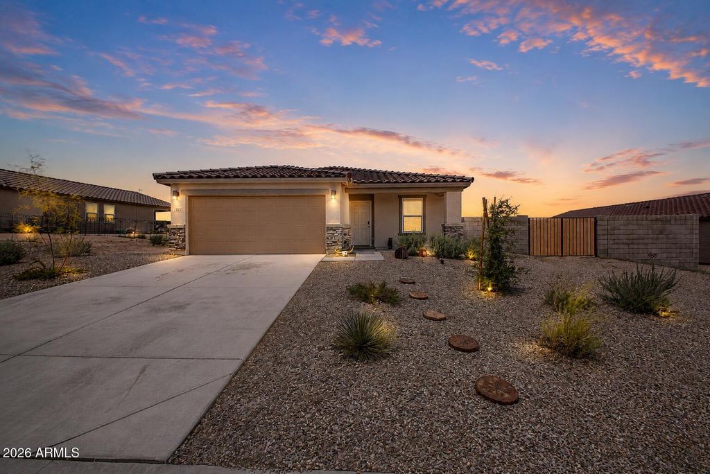 1820 W BROKEN ARROW Drive, Wickenburg, AZ 85390 — exterior