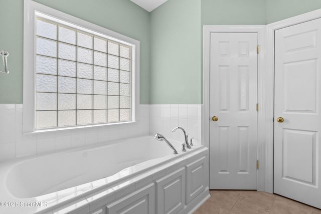 5560 Tara Rd, Waycross, GA 31503