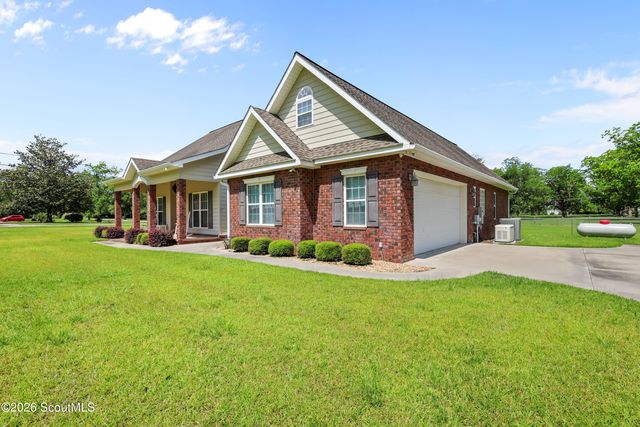 5560 Tara Rd, Waycross, GA 31503