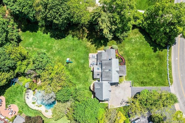 1345 Harbor Road, Hewlett Harbor, NY 11557