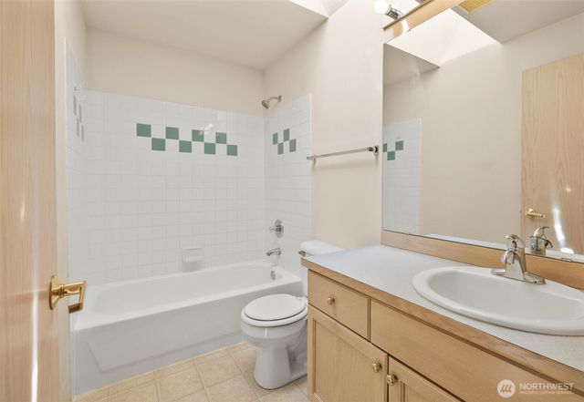 20532 121st Way SE, Kent, WA 98031