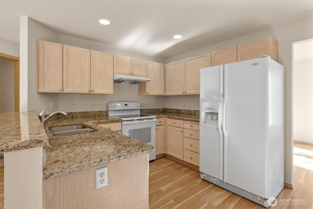 20532 121st Way SE, Kent, WA 98031