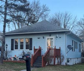 304 Clark Place, Maybrook, NY 12543