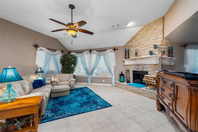 3721 Poets Court, Montgomery, TX 77356