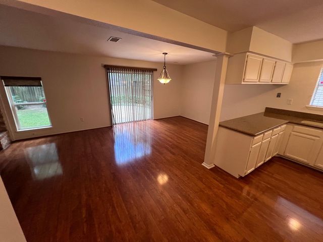 21 N Waxberry Road, The Woodlands, TX 77381